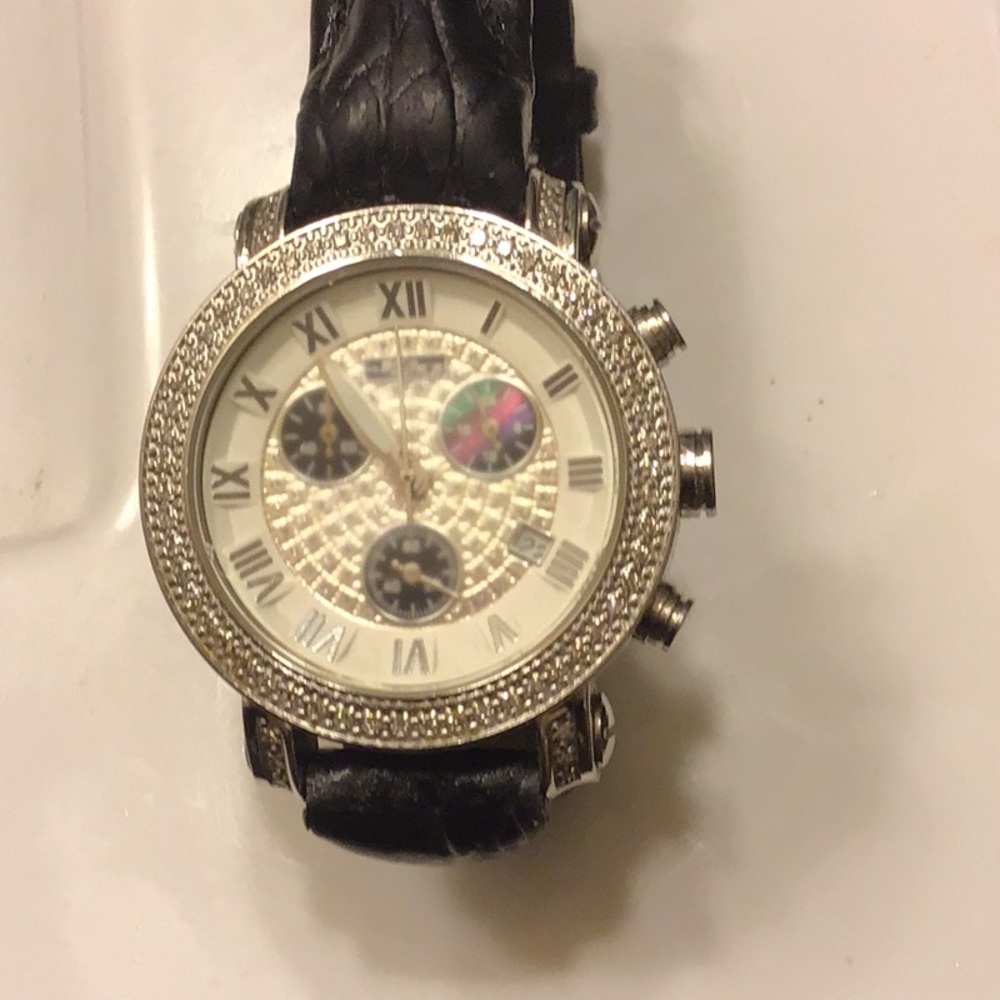 Women’s diamond,large face watch